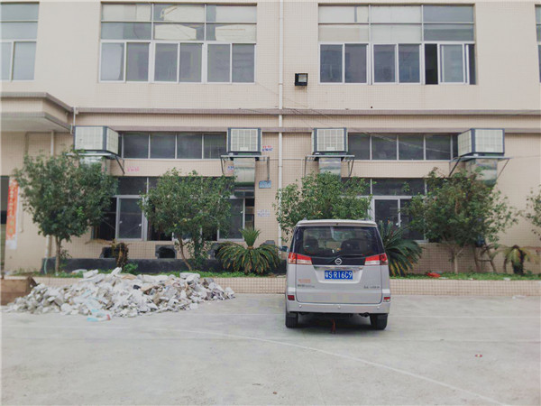 服裝廠(chǎng)降溫通風(fēng)-環(huán)?？照{(diào)安裝